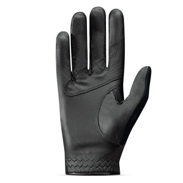 En sofistikerad design, eleganta färgval, förstklassig funktionalitet och noggrant utvalda material – Roeckl Sports MILLERO är en premiumhandske. Handryggen kombinerar strukturerad WaffleFlex med luftig och lätt Micro Mesh Eco, tillverkad av 82 % återvunnen polyamid och 18 % återvunnen spandex. Detta ger utmärkt luftcirkulation och hög komfort från handleden ut till fingertopparna. Sömmarna är sydda med slitstarkt ECONYL®-garn, framtaget av återvunnet nylonavfall som fiskenät, och bidrar till en hög andel återvunnet material. Handflatan är tillverkad i mjuk och elastisk Sense Grip, som ger ett säkert grepp och en nära känsla i kontakten med tyglarna. Roeckl Sports COMFORT-CUT ger en mycket god passform och ser till att handsken sitter bekvämt och stabilt på handen. Både pekfinger och tumme är touchscreen-kompatibla, vilket gör att du kan använda din telefon utan att ta av dig handskarna. Maskintvättbar i 30°C. Premiumridhandske med hög komfort WaffleFlex och Micro Mesh Eco – ventilerande och elastiska material Tillverkad med hög andel återvunnet material ECONYL®-garn från återvunnet nylonavfall Sense Grip – mjuk, elastisk och greppsäker handflata COMFORT-CUT – nära och bekväm passform Touchscreen-kompatibel (pekfinger och tumme) Maskintvättbar i 30°C